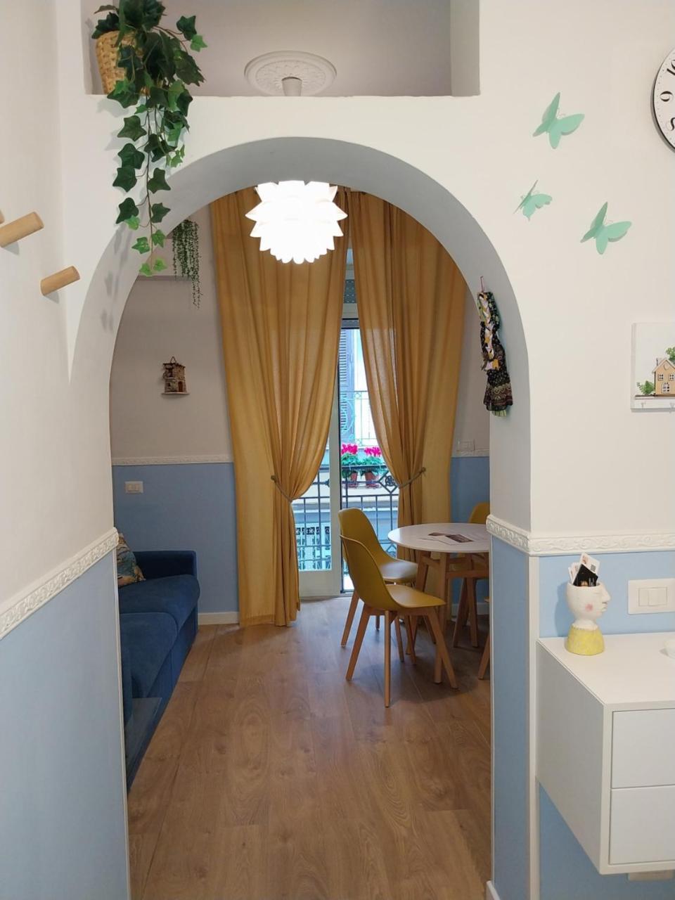 Fra&Fra's home nel cuore del centro storico di Napoli — 4-Star Luxury Hotel in Naples, Italy