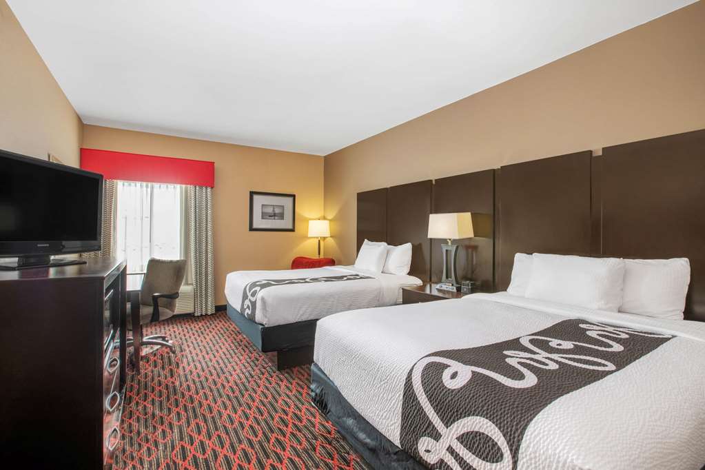 La Quinta Inn & Suites by Wyndham Conway - photo 16