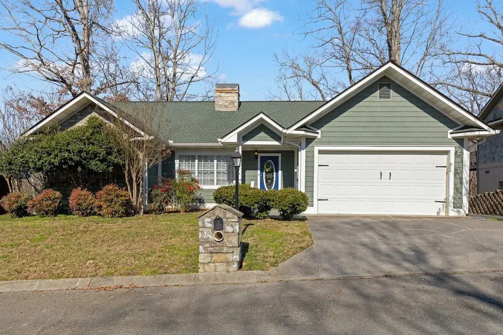 A Dolly Good Time in Sevierville, United States