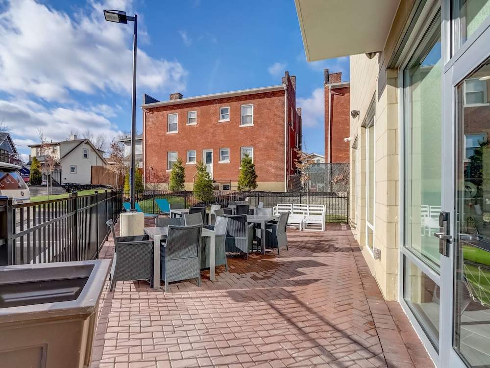 Hampton Inn and Suites by Hilton Cincinnati Midtown Rookwood - photo 81
