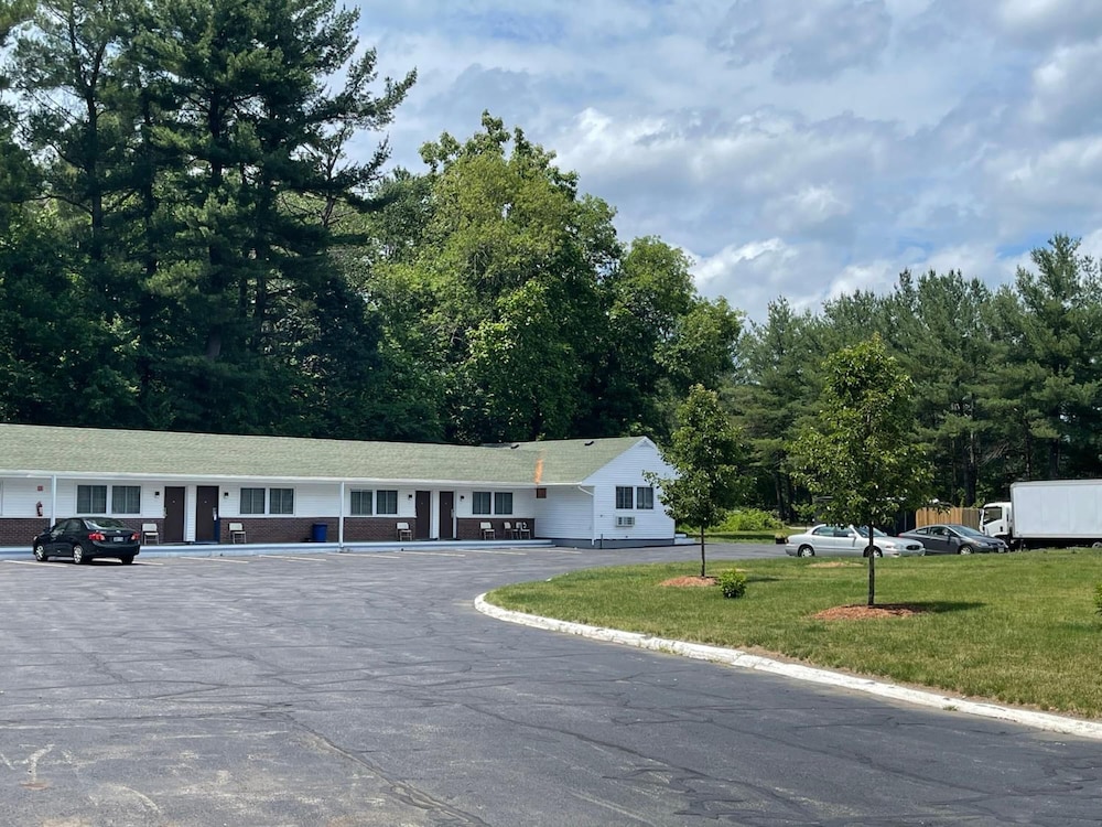 The Minuteman Inn - photo 33