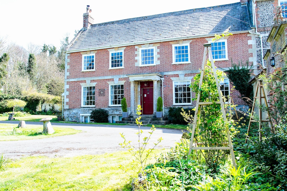Rollestone Manor — 4-Star Luxury Hotel in Salisbury, United Kingdom