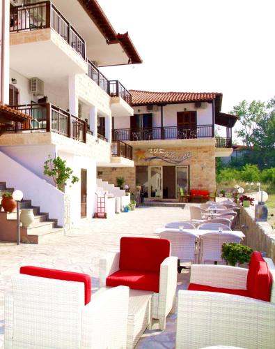 Avra Hotel — hotel in Nikiti