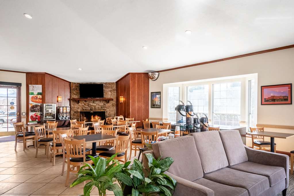 Quality Inn and Suites Garden of the Gods - photo 5