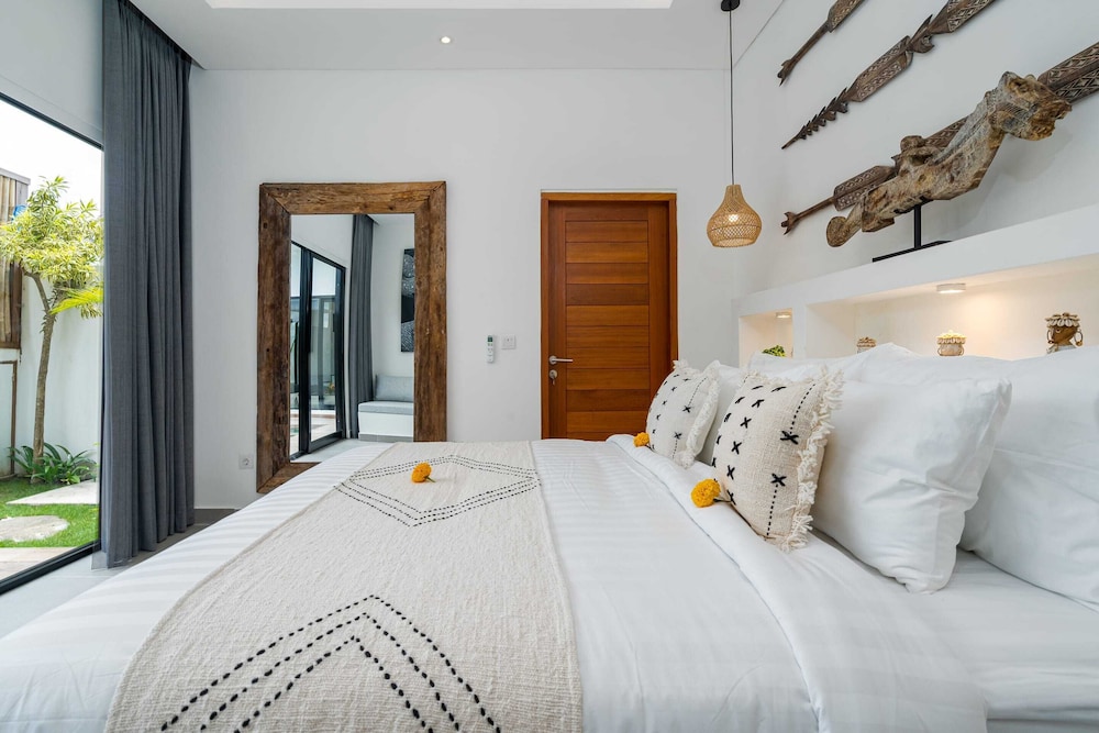 Villa Ruta I Sumptuous 2BR luxury villa next to Luna BC and Nyanyi beach — 4-Star Luxury Hotel in Bali, Indonesia