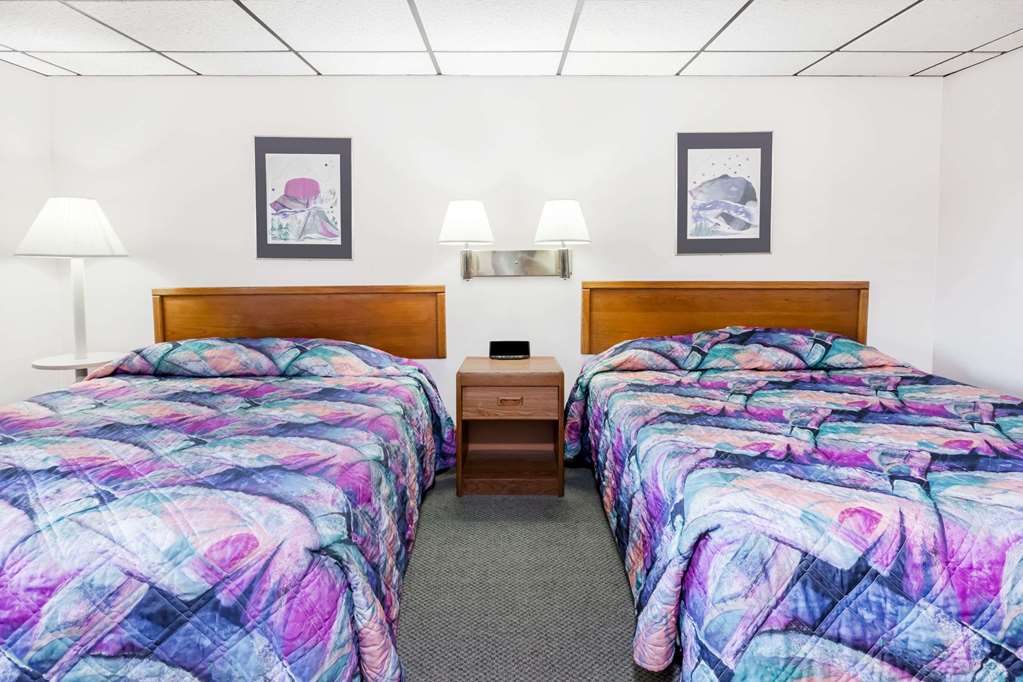 Knights Inn Mackinaw City - photo 3