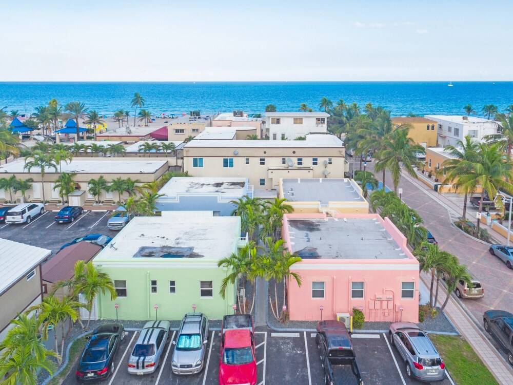 Art Deco Beach Bungalows by RedAwning - photo 40