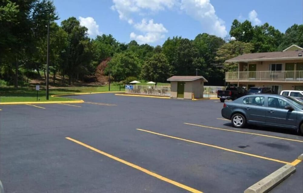 High Point Arcadia Inn - photo 12