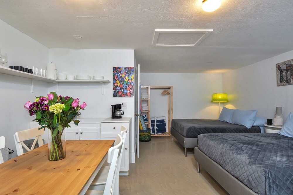 Beautiful Property in Hallandale Beach — hotel in Hallandale Beach