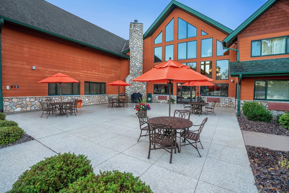 Holiday Inn Express & Suites Hayward by IHG - photo 58