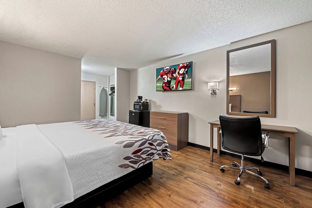 Red Roof Inn Charlotte University - photo 17