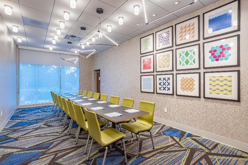 Holiday Inn Express & Suites Elkhart North by IHG - photo 32