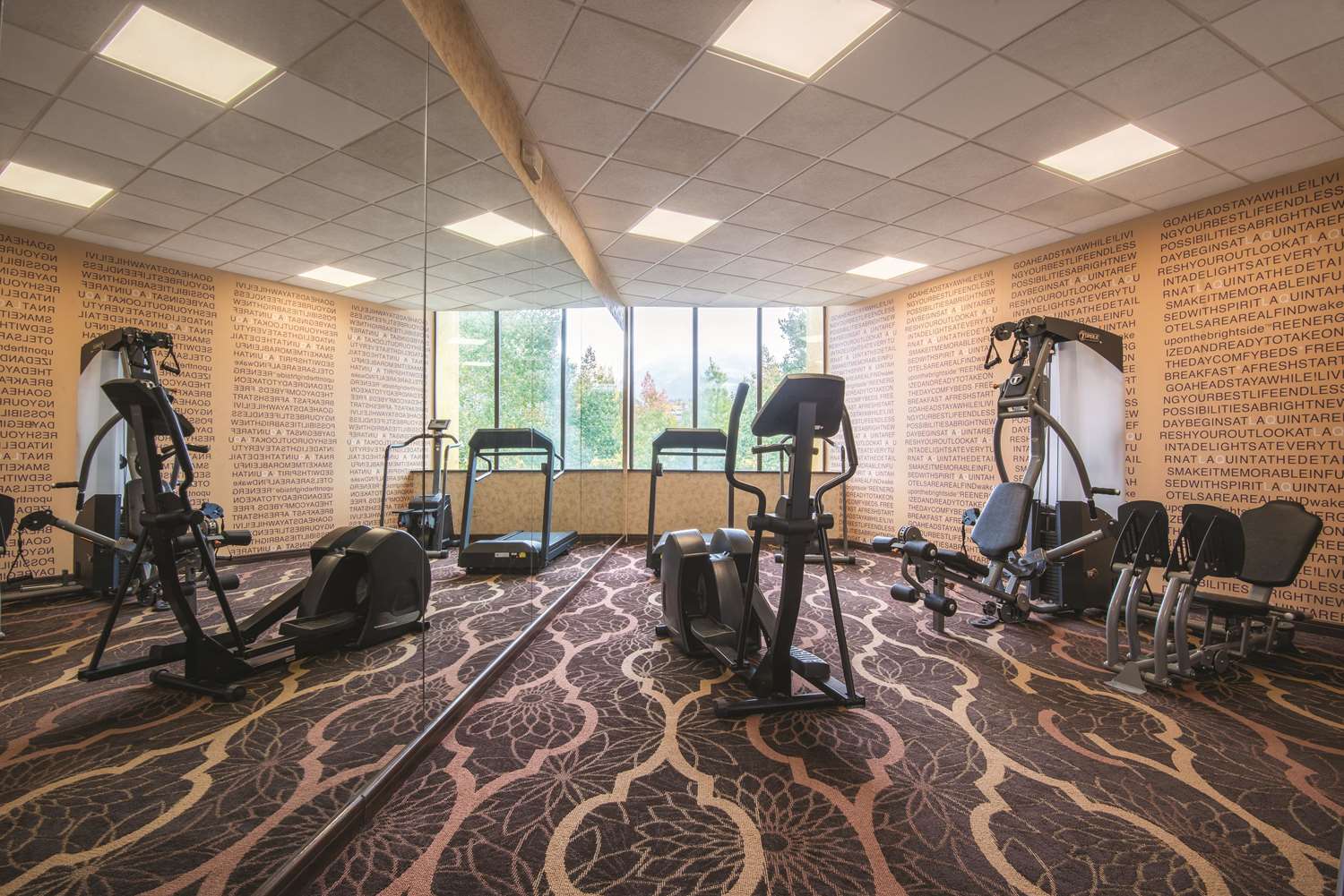 La Quinta Inn & Suites by Wyndham Silverthorne Summit Co - photo 24