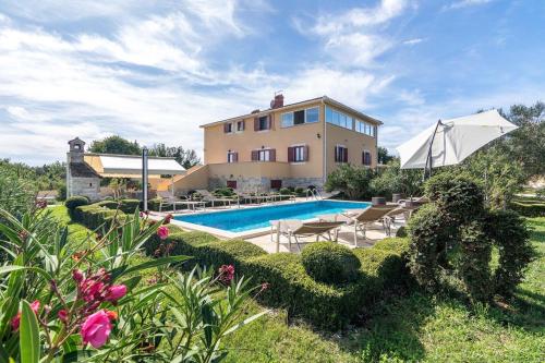 Villa Divina — 4-Star Luxury Hotel in Liznjan, Croatia