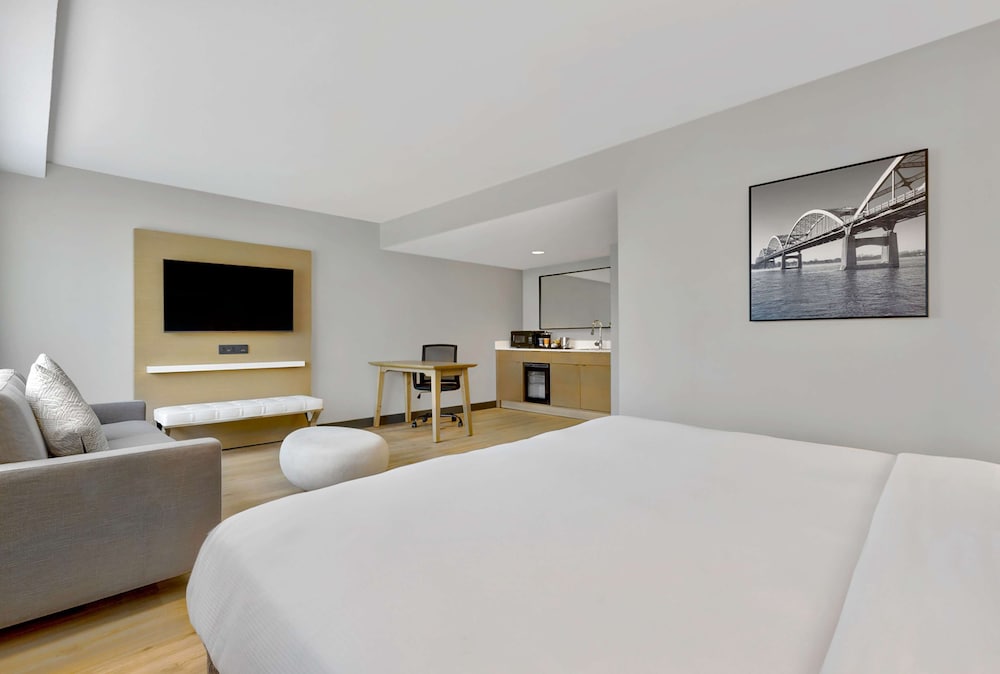 DoubleTree by Hilton Davenport - photo 33