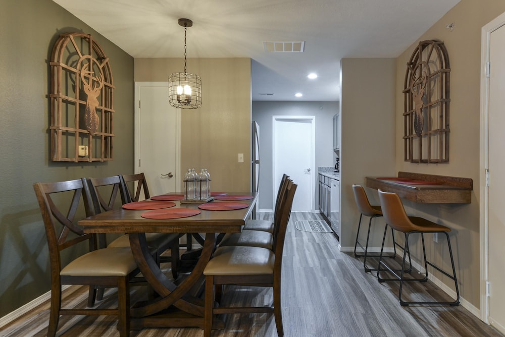 Serenity Now - carbon neutral hotel in Branson