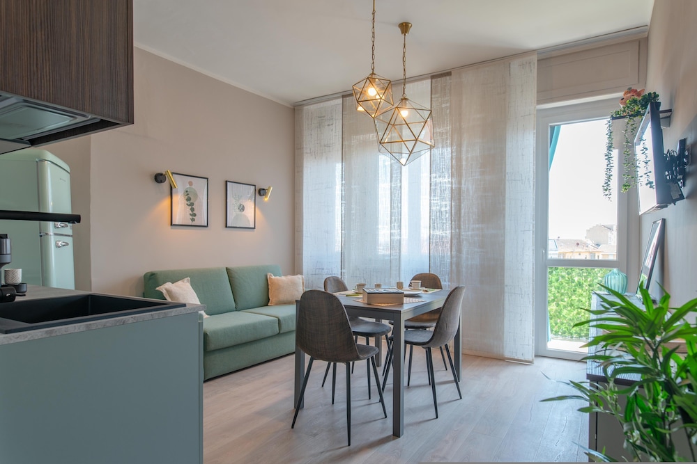 Le Chat Suite Lingotto — 4-Star Luxury Hotel in Turin, Italy