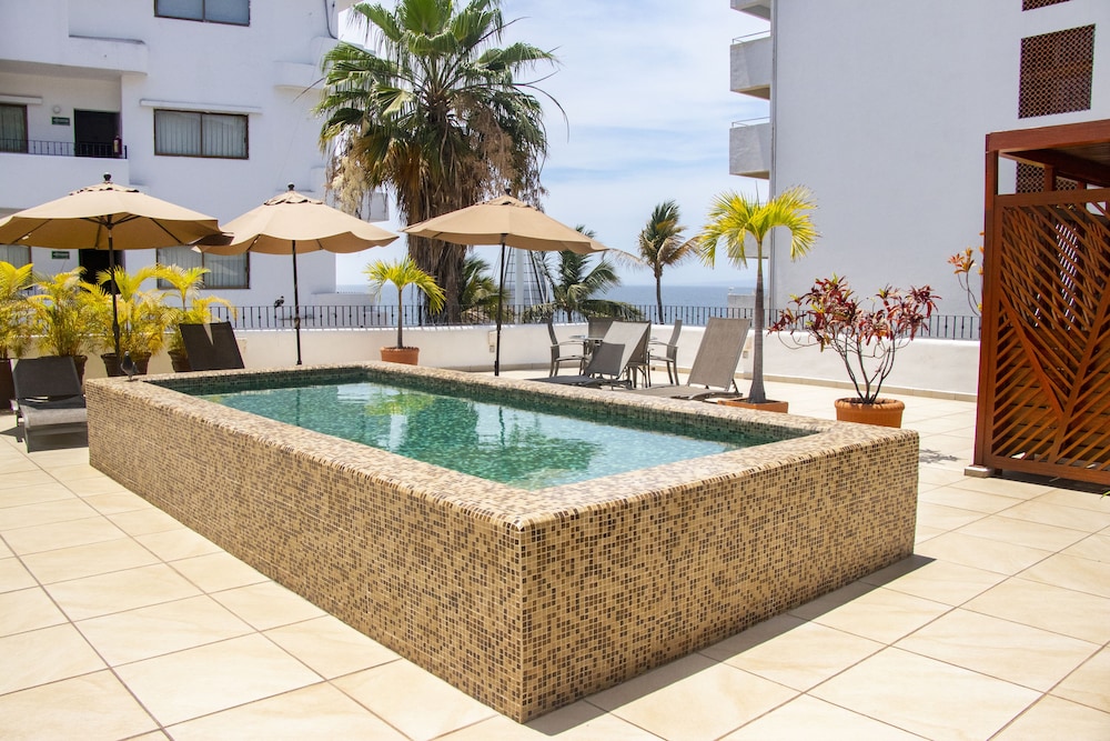 Rooftop pool