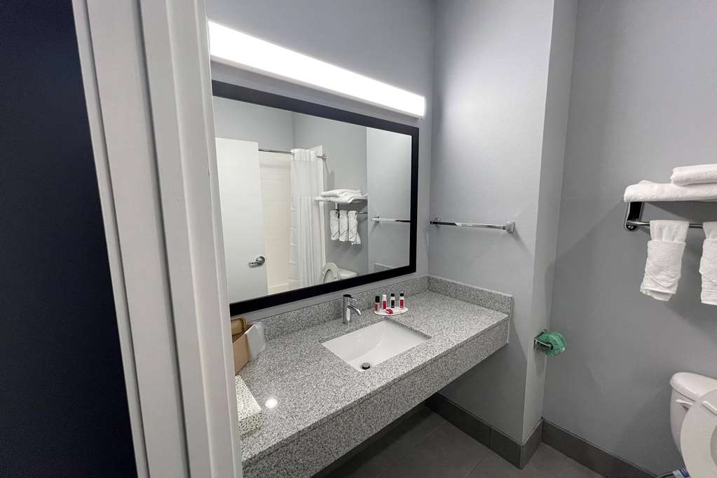 Days Inn by Wyndham Zachary LA - photo 14