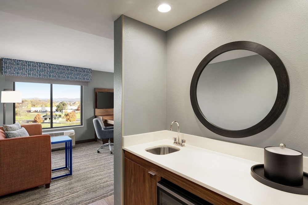 Hampton Inn & Suites Olean - photo 34