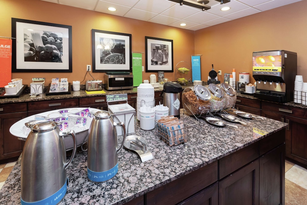 Hampton Inn & Suites Austin Airport - photo 35