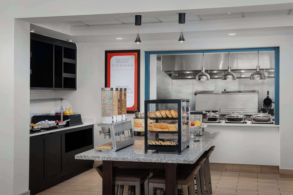 Hilton Garden Inn Wilkes Barre - photo 27