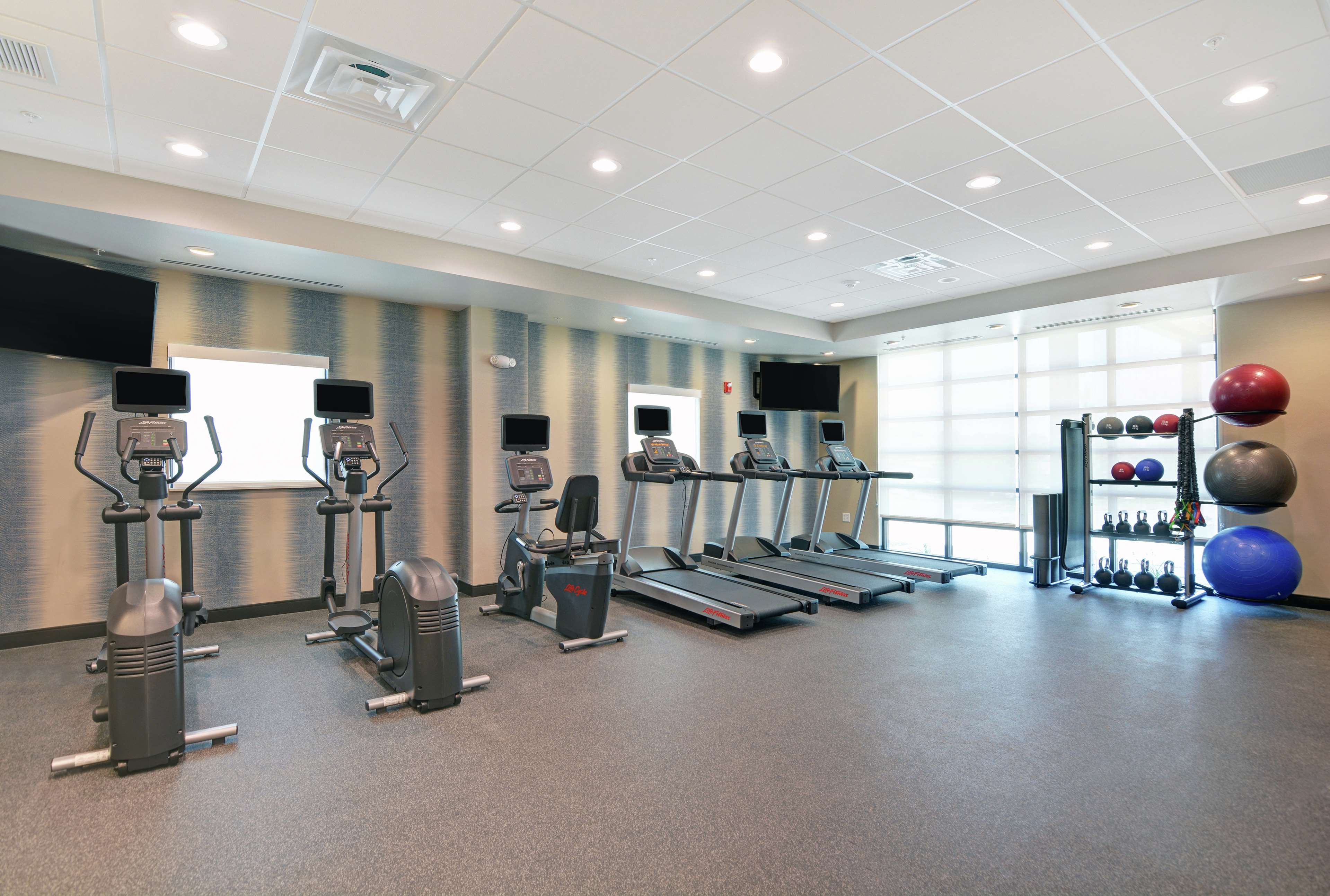 Home2 Suites by Hilton Bettendorf Quad Cities - photo 13
