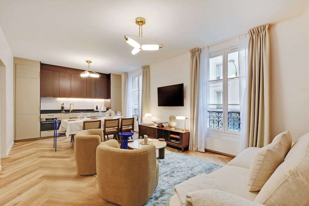 Spacious Apartment Bastille — 4-Star Luxury Hotel in Paris, France