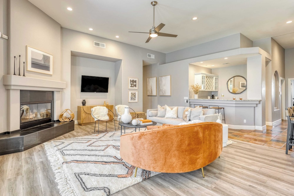 Sunridge by Avantstay Glorious Scottsdale Estate w Pool Hot Tub Ping Pong & Pool Table - photo 14