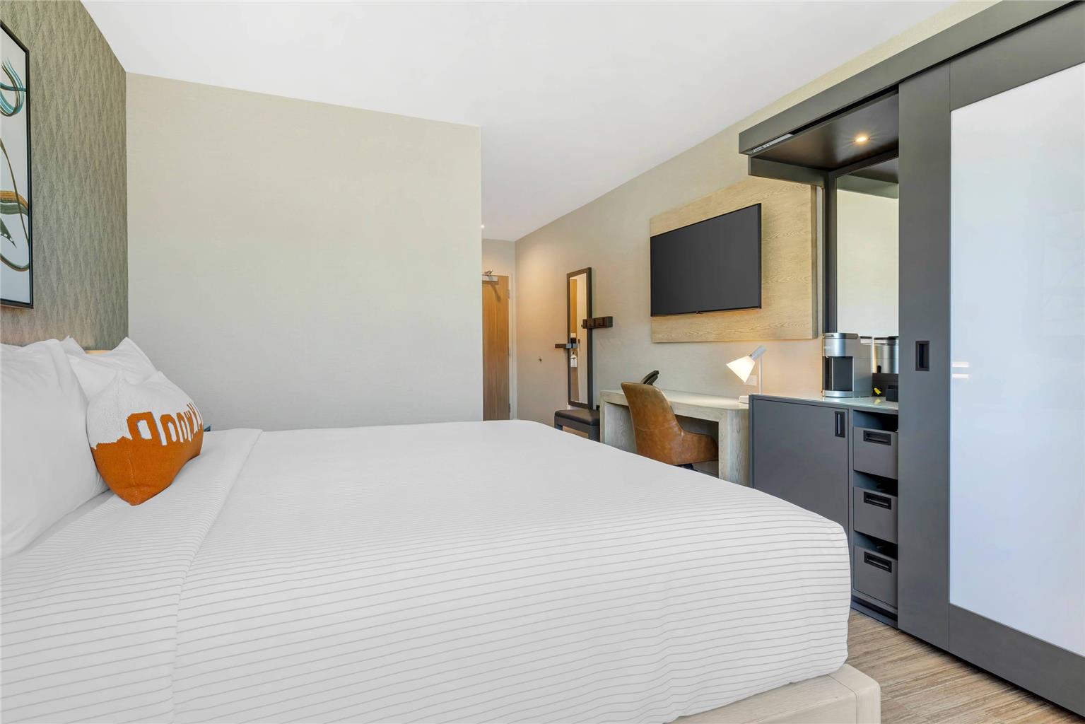 Cambria Hotel Burbank Airport - photo 15