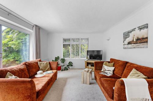 Trade Winds 4 Bedroom home in Brixham Free WiFi Parking & Garden Views — 4-Star Luxury Hotel in Brixham, United Kingdom