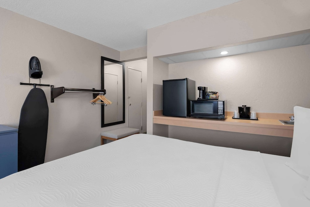 Country Inn & Suites by Radisson Coon Rapids MN - photo 44