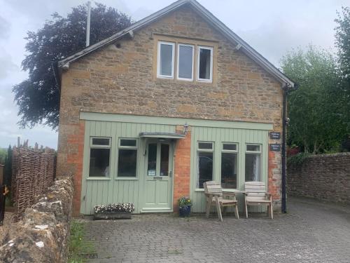 Mallows Annexe — 4-Star Luxury Hotel in Yetminster, United Kingdom
