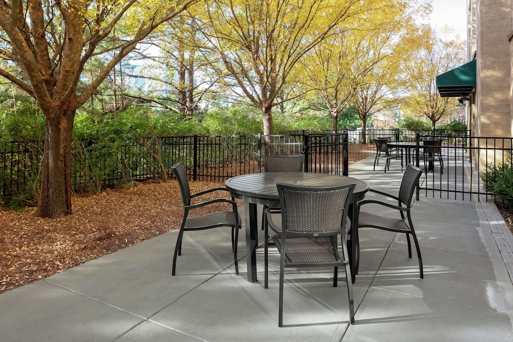 Hilton Garden Inn Atlanta Perimeter Center - photo 37