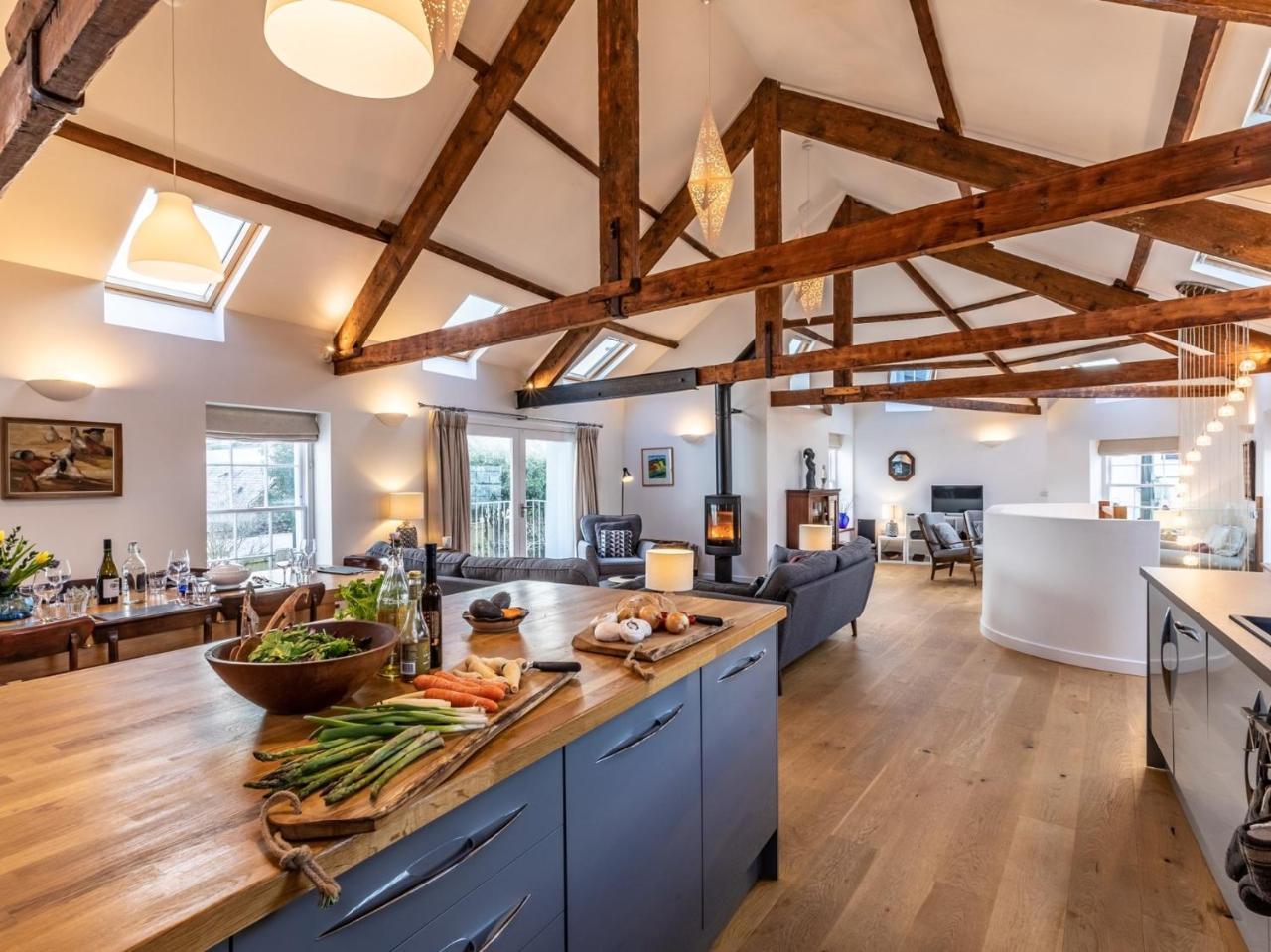 5 Bed in Appledore 73612