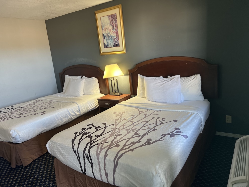 Greensburg Inn - photo 15