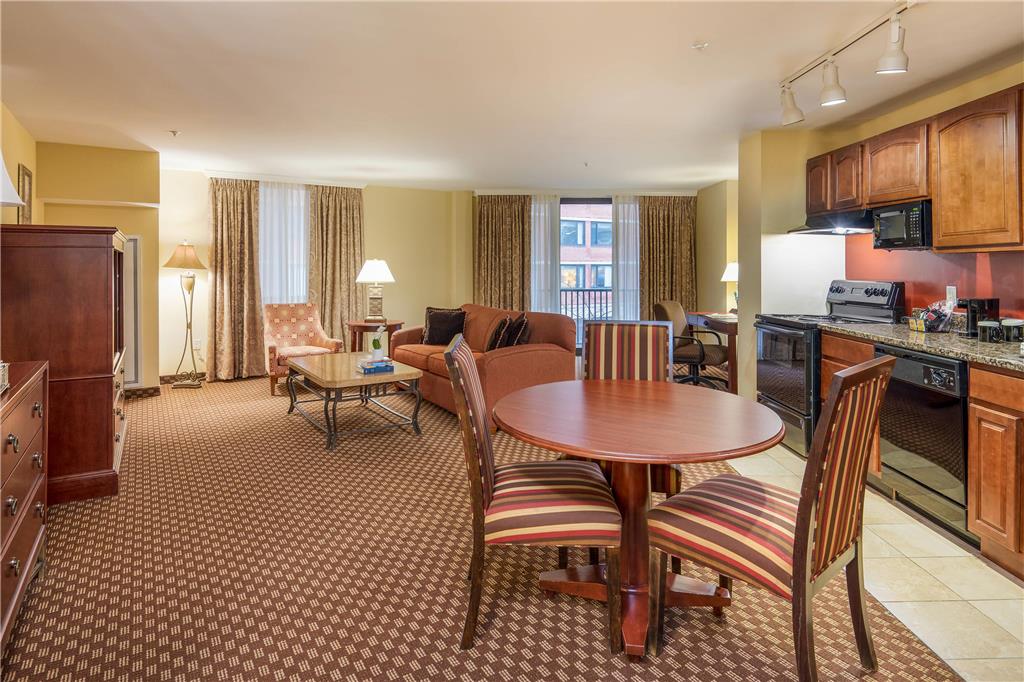 Arlington Court Suites a Clarion Collection Hotel - photo 28