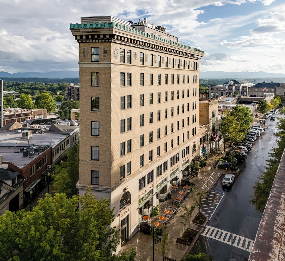 The Flat Iron Hotel - photo 27