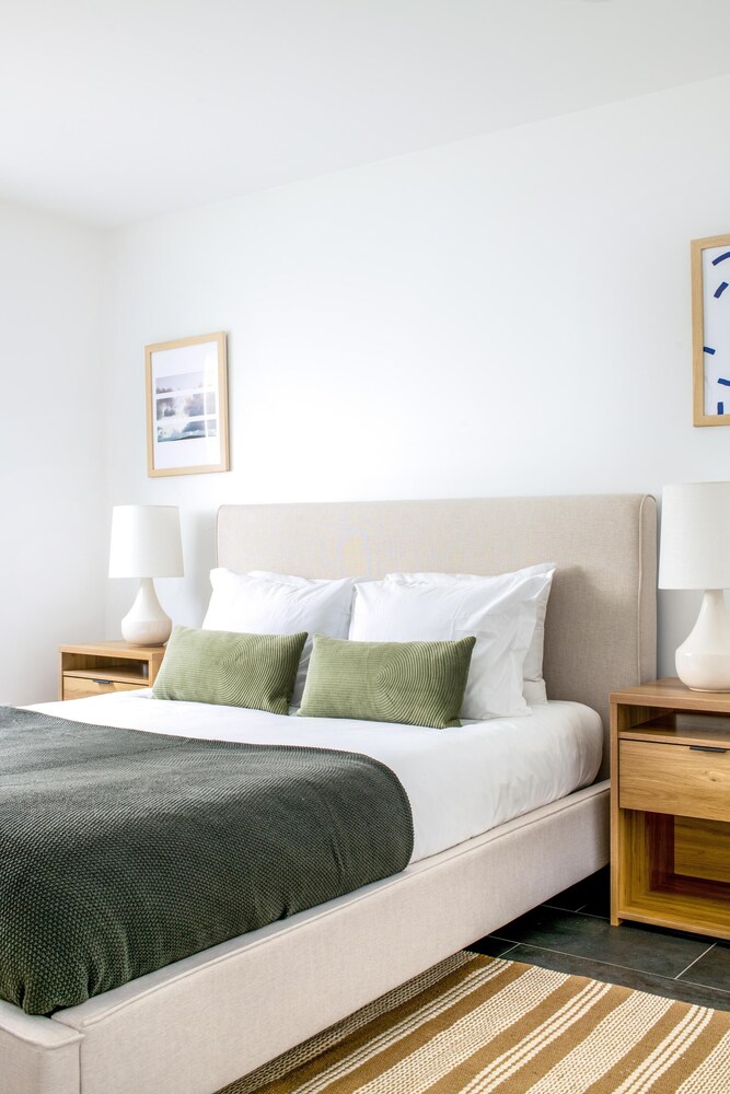 O'neill II by Avantstay Coastal Paradise Steps From Beach Newly Renovated - photo 2