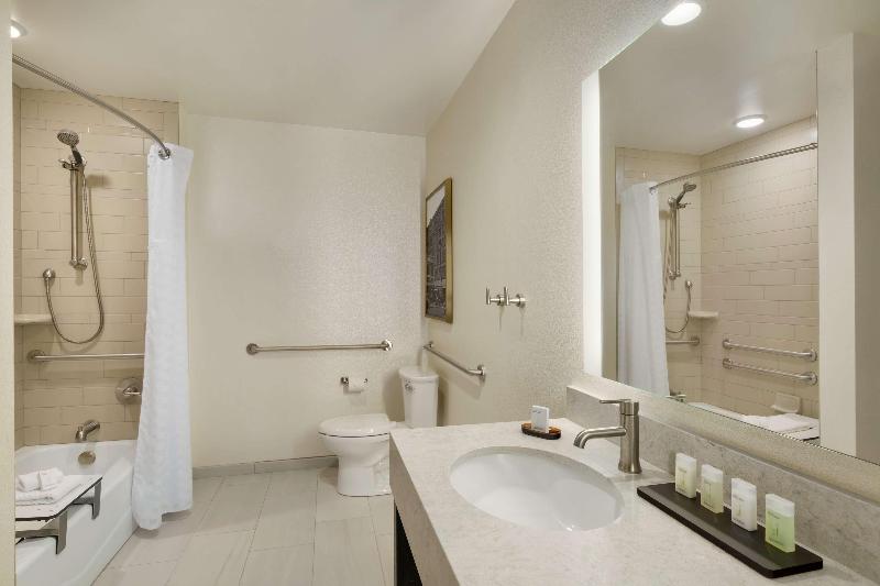 Embassy Suites by Hilton Syracuse Destiny USA - photo 59