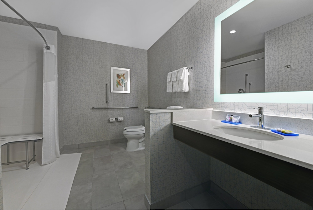 Holiday Inn Express & Suites Houston Memorial City Centre by IHG - photo 16