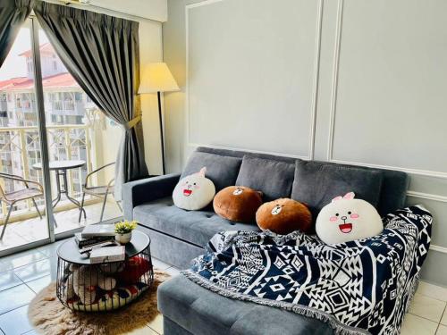 9 pax Homestay near Axiata Arena & Pavilion 2 — 4-Star Luxury Hotel in Kuala Lumpur, Malaysia