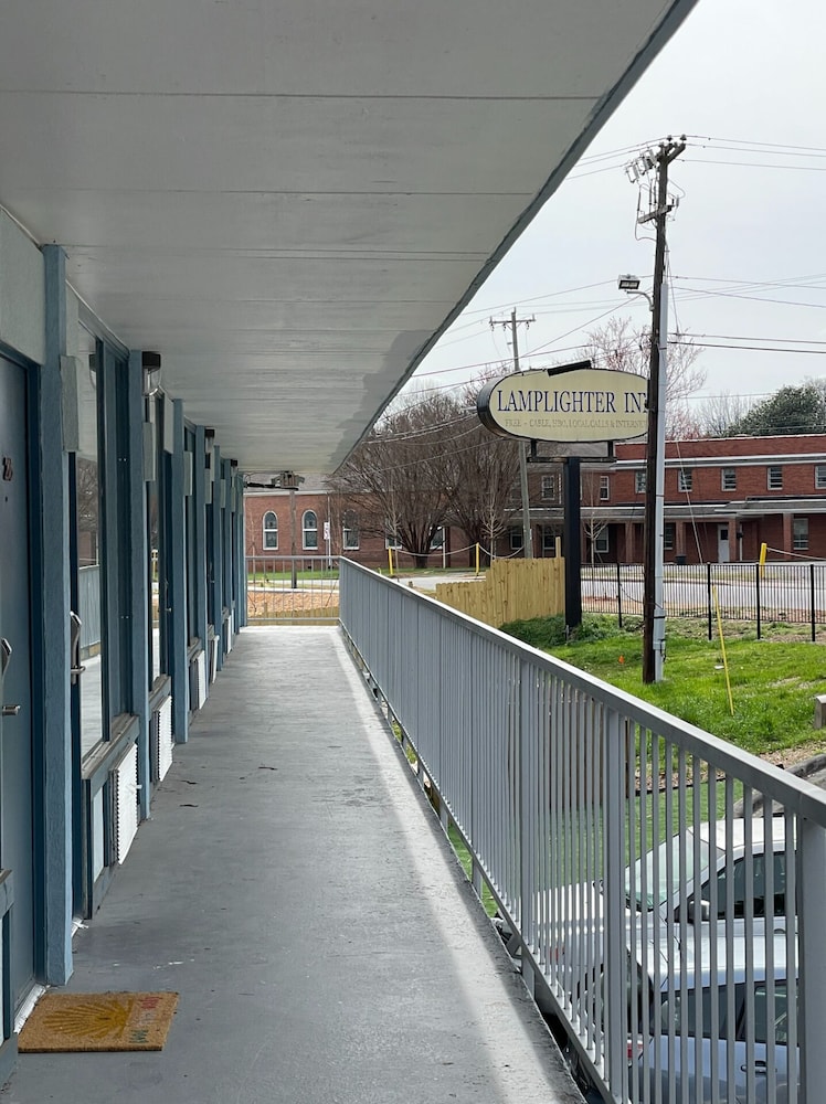 Lamplighter Inn By OYO Charlotte Airport Area - photo 3