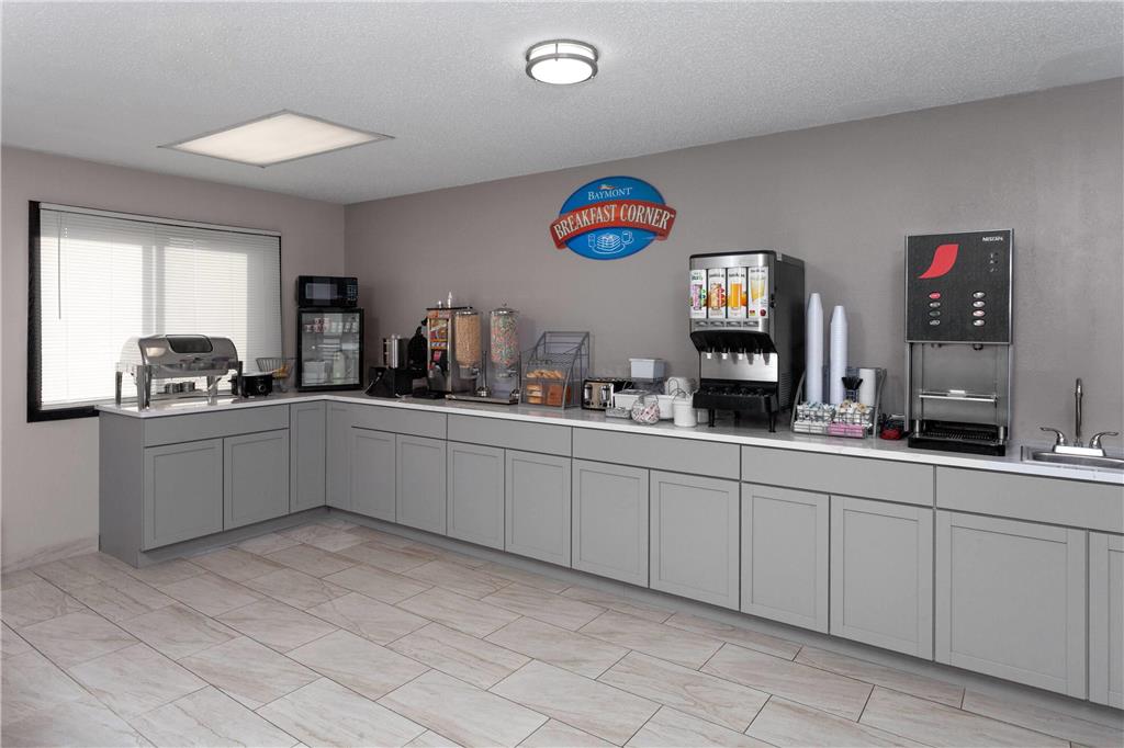 Baymont by Wyndham Oshkosh Airport - photo 29