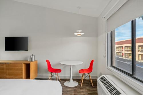 Signature Indio I 10 Coachella Valley by Sonesta - photo 36