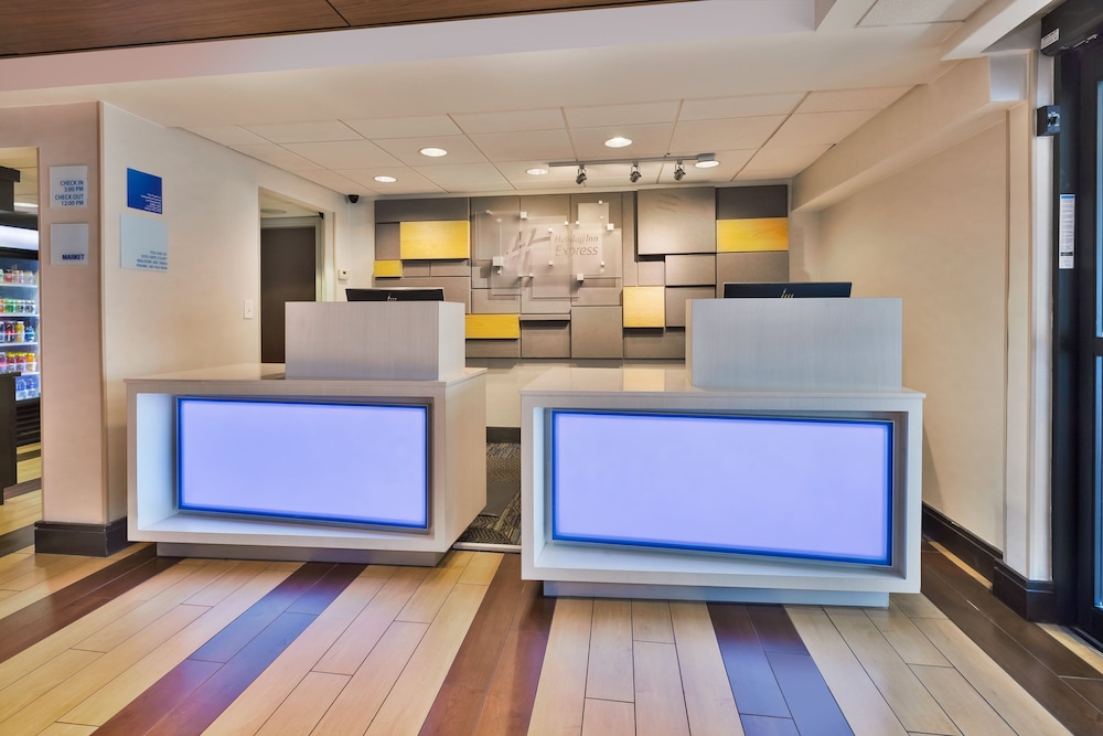 Holiday Inn Express Waldorf by IHG - photo 39