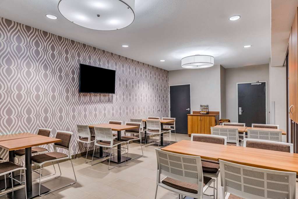 Microtel Inn & Suites by Wyndham Sweetwater - photo 13