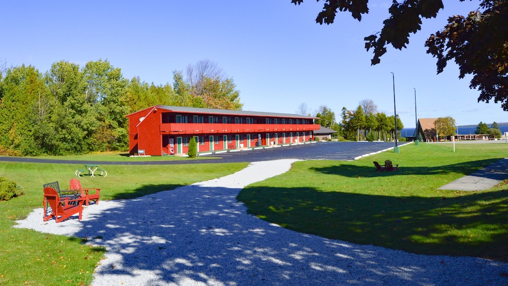 Cedar Hill Lodge - photo 53