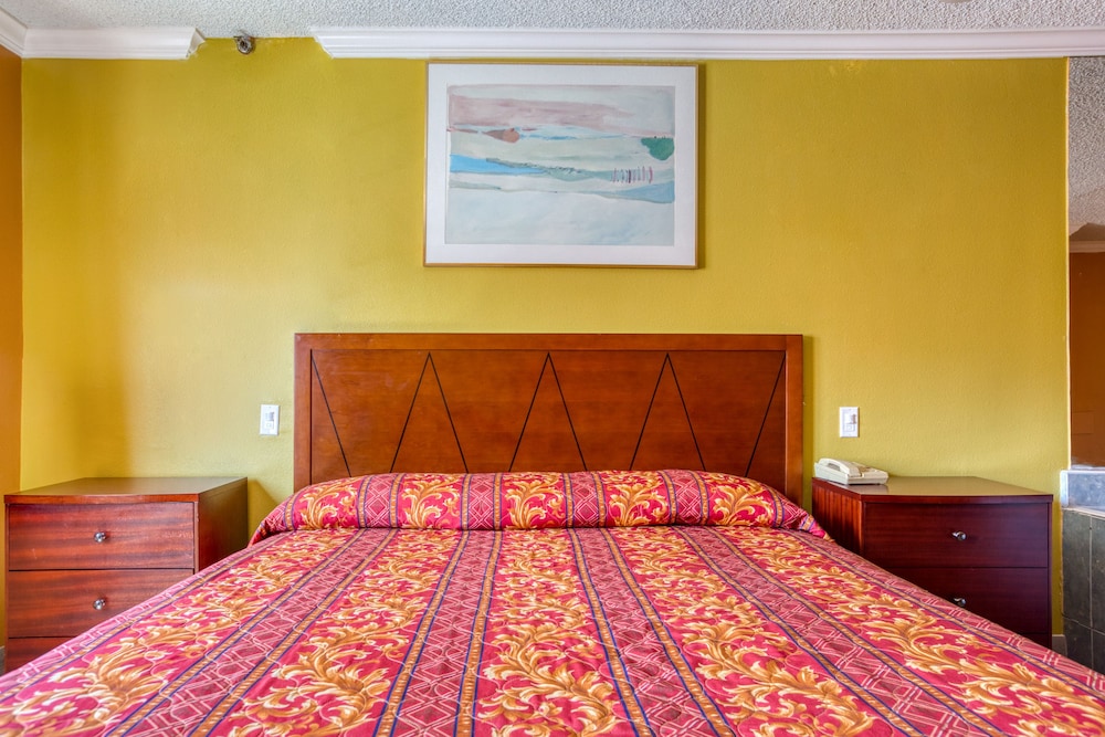 Heritage Inn And Suites - photo 6