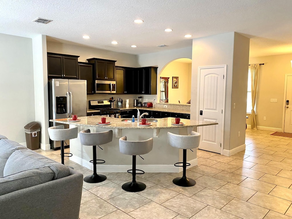 Solterra Resort Spacious House With Game Room Private Pool and Movie Room - photo 5